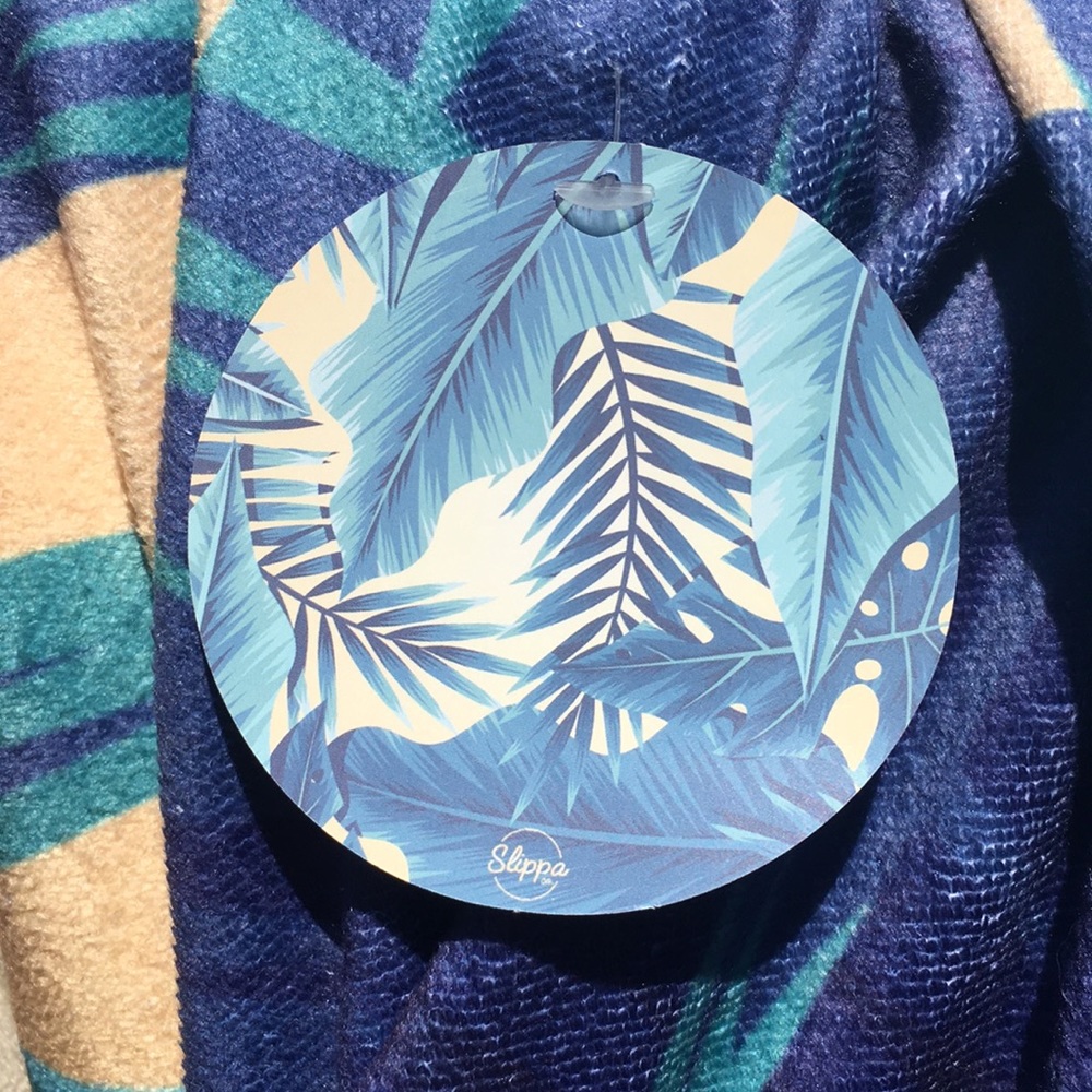 Blue and White Women's Beach Towel - Picture 3 of 3